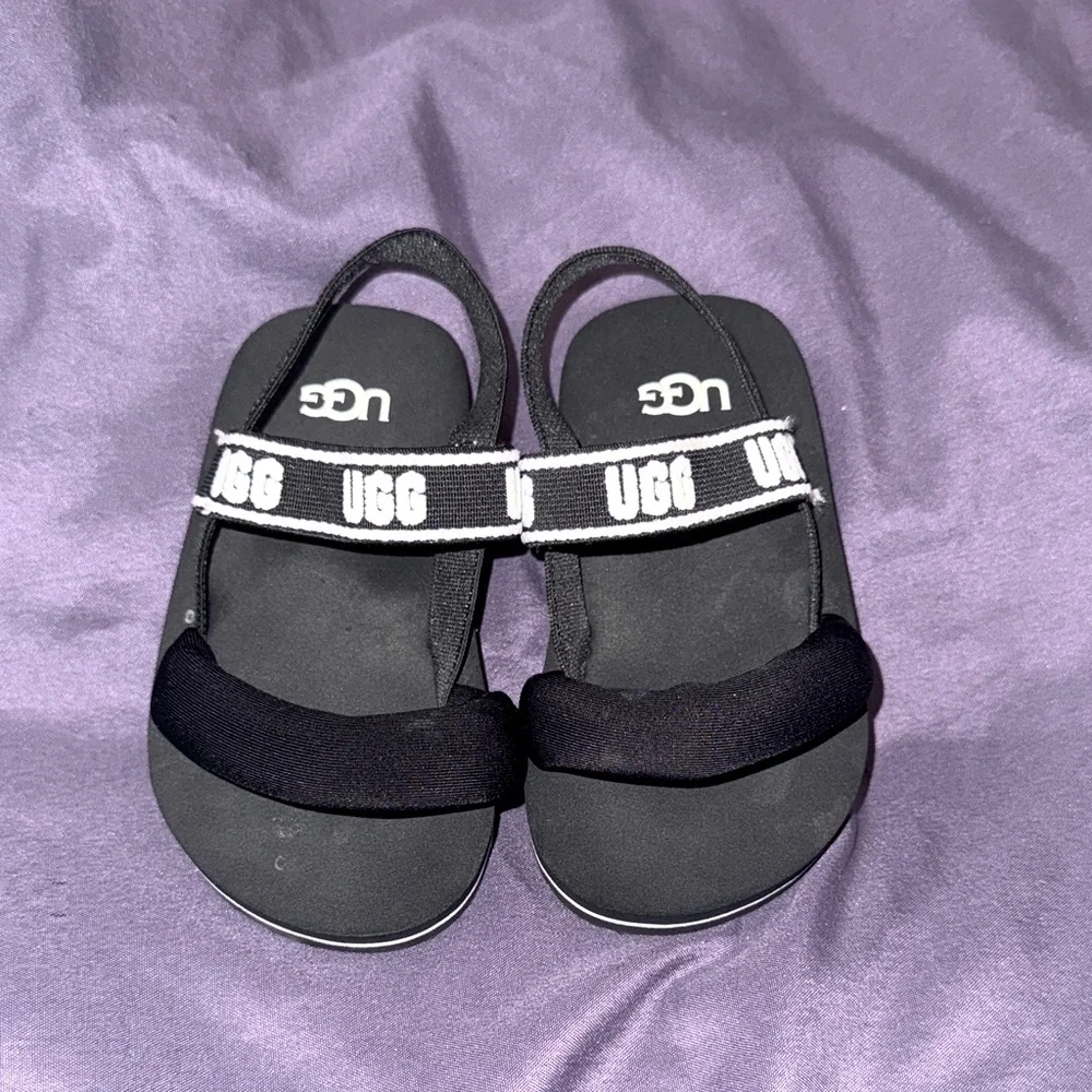 UGG Toddler Black and White Sandals - 04/05